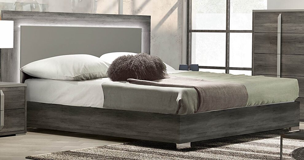 Italian lacquer finish contemporary two-toned king bed by SofaCraft