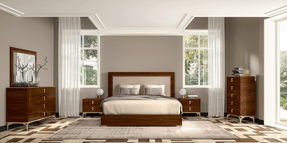 Walnut finish platform bed made in Italy by Status Italy