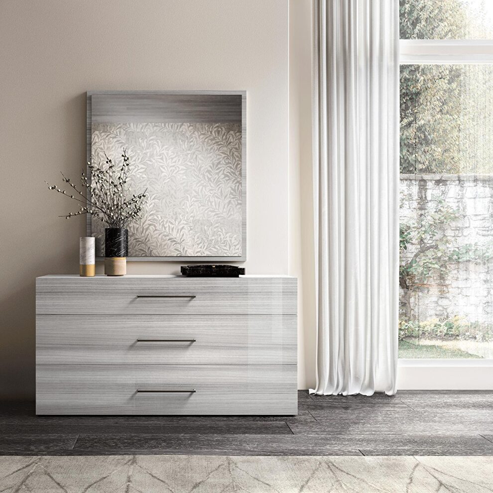Gray modern dresser made in Italy by Status Italy