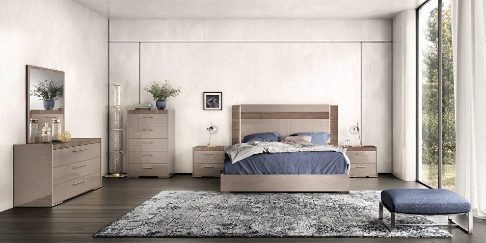 Brushed walnut finish glossy modern king bed by Status Italy