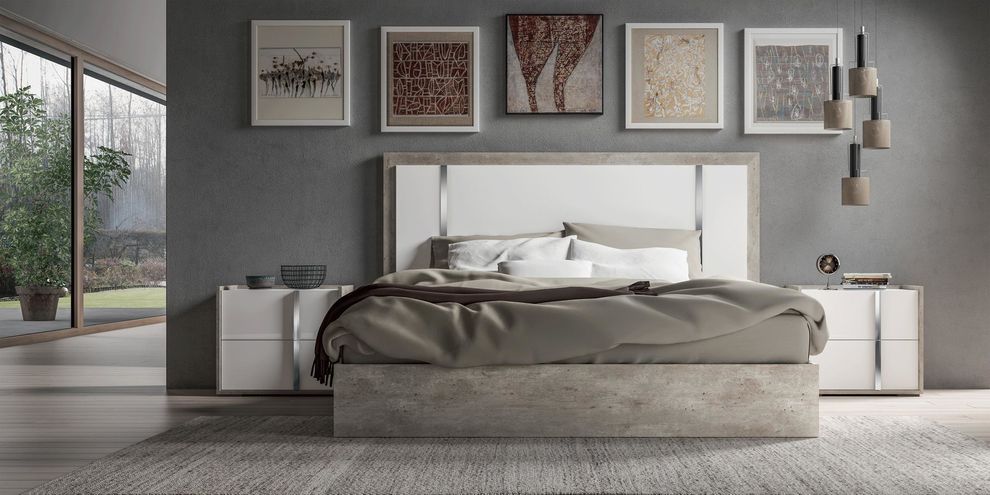 Contemporary white/gray/metallic Italian king bed by Status Italy