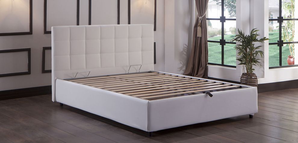 Queen Size storage bed in white PU by Istikbal