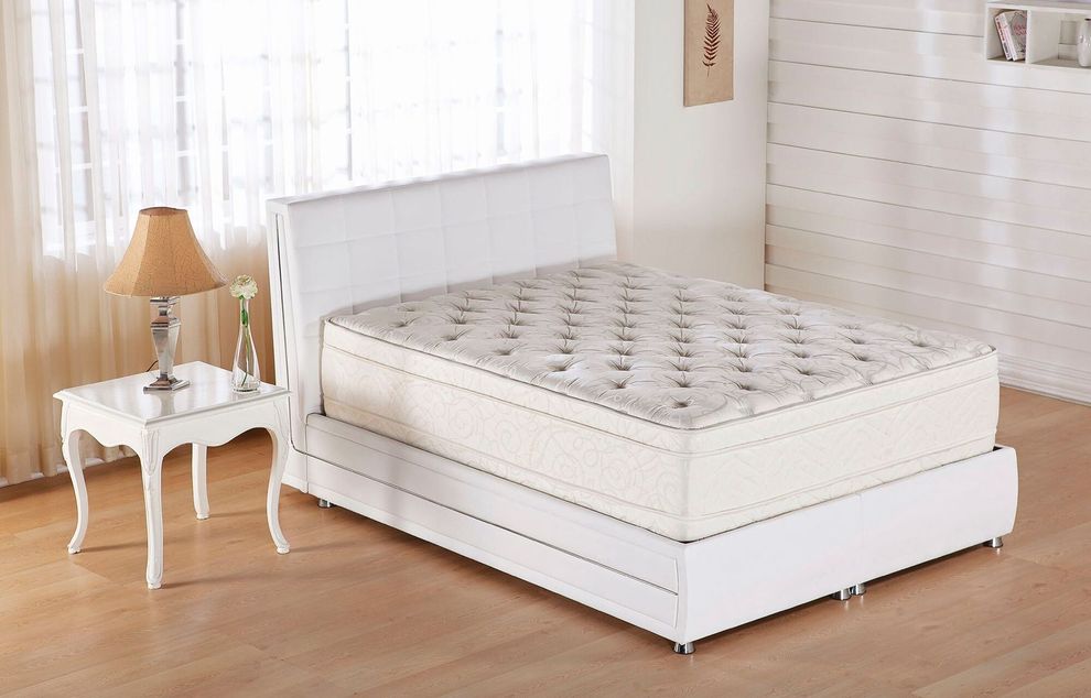 Double-sided 17.5 inch mattress in queen size by Istikbal