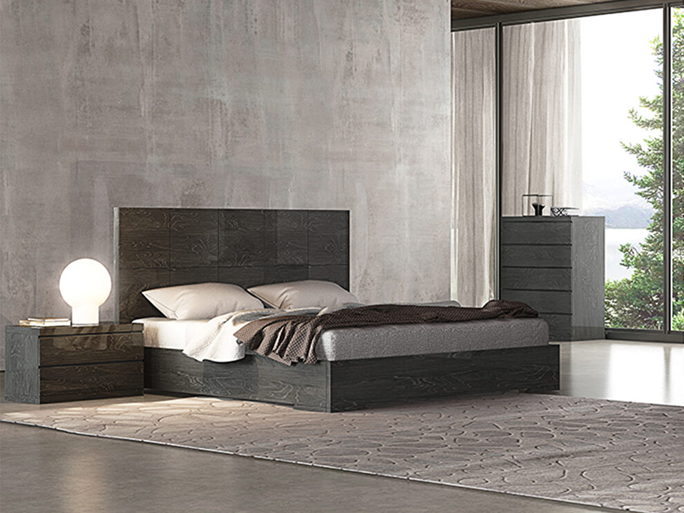 Squares design in headboard, high gloss gray king bed by Whiteline 