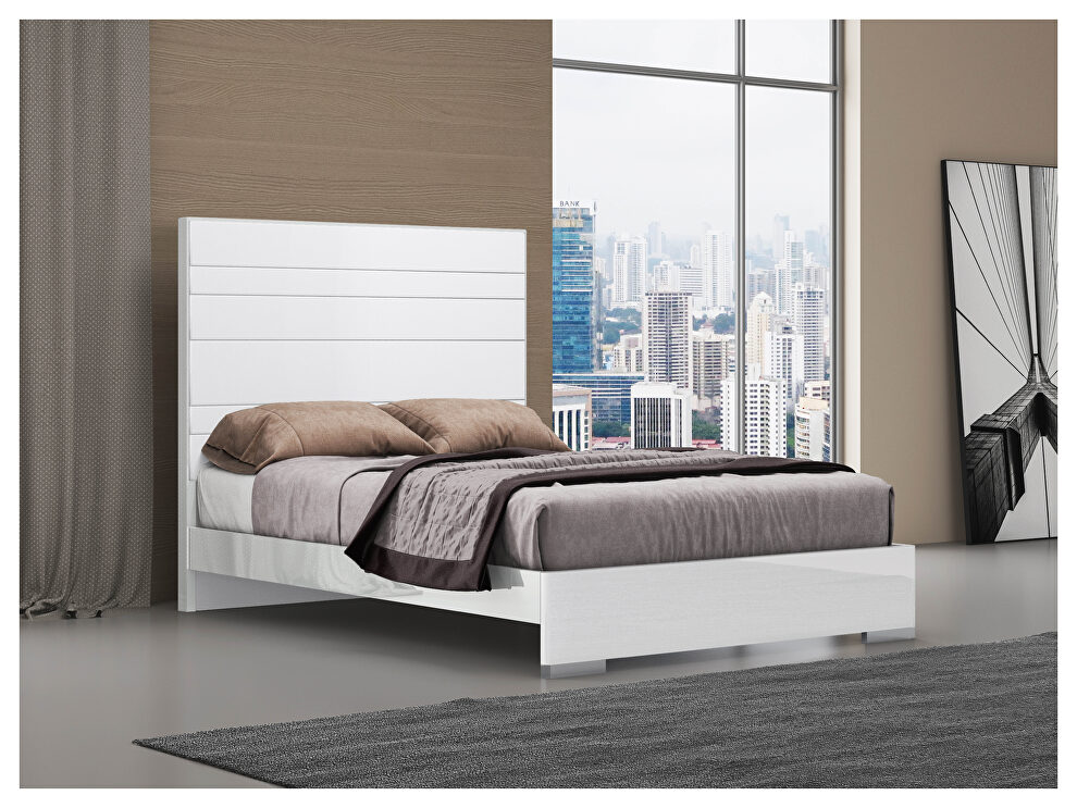 High gloss white queen bed by Whiteline 