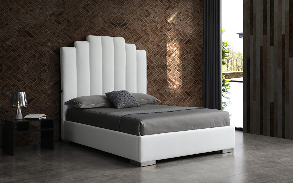 Fully upholstered faux leather queen bed in white finish by Whiteline 