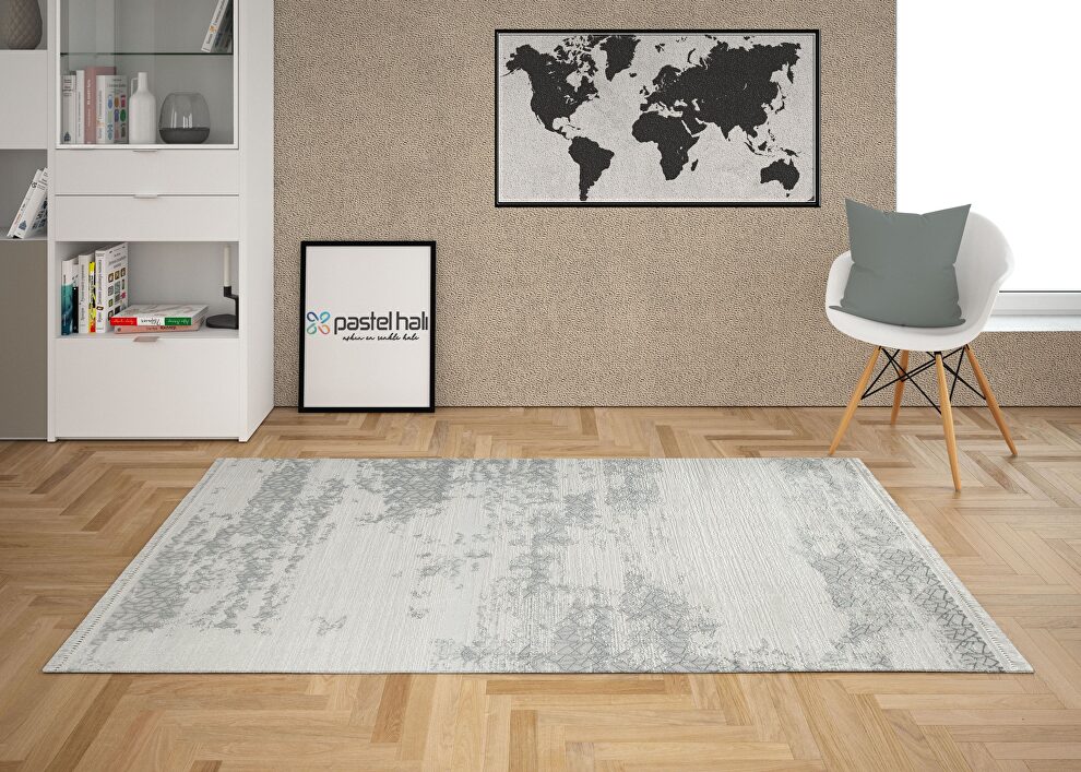 Decorative acrylic rug in gray finish by Whiteline 