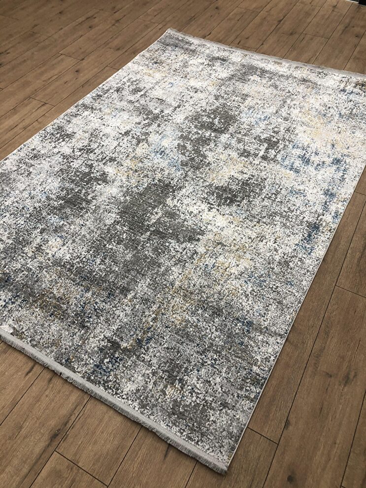 Decorative polyester and viscon rug by Whiteline 