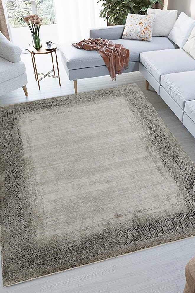 Decorative acrylic and viscon rug in beige and brown by Whiteline 