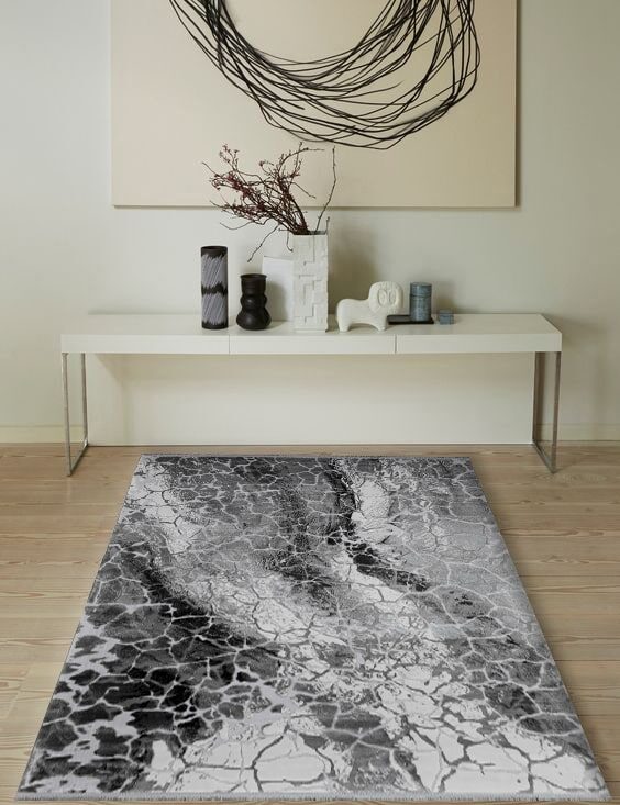Modern style acrylic rug in white/ gray by Whiteline 