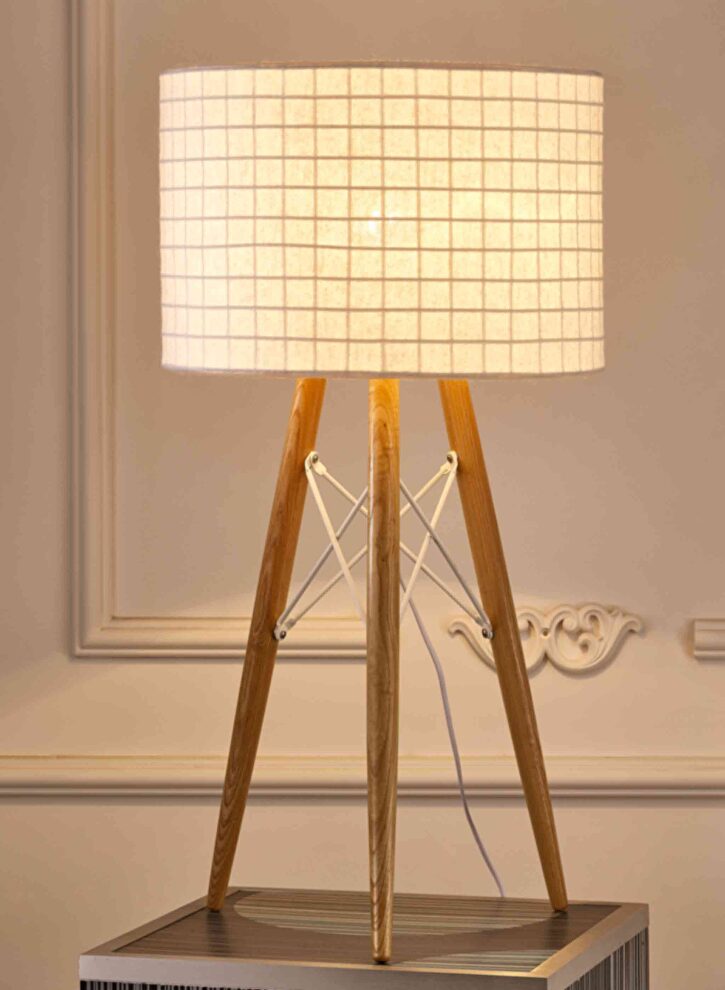 Amber table lamp wooden base by Whiteline 