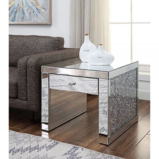 Faux diamond mirrored end / accent table