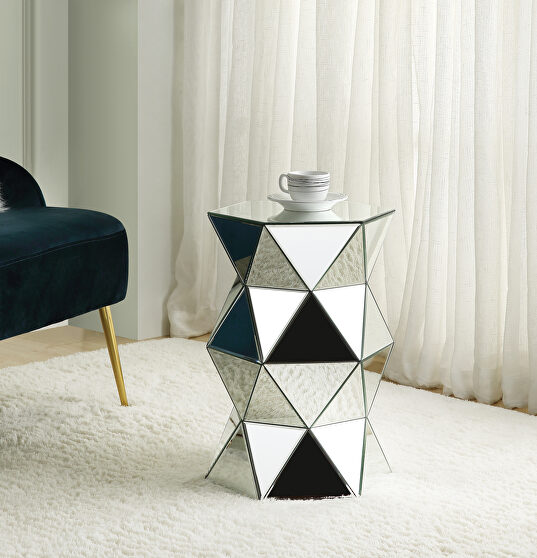 Polygon base beautiful mirrored pedestal