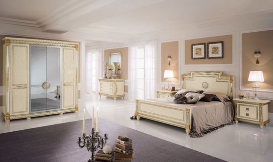 Roman style classic bedroom in quality laquer finish