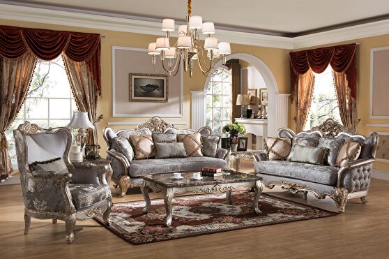Traditional sofa in metallic finish