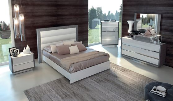 Made in Italy modern bed in white w/ platform