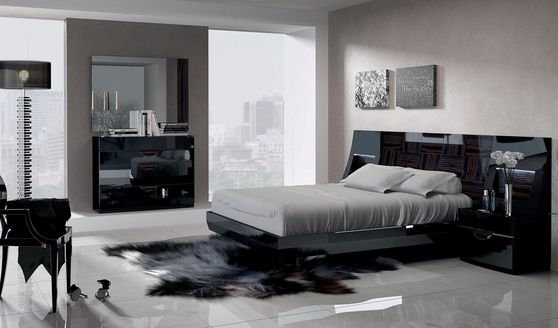 High-gloss lacquer Spain-made platform bed