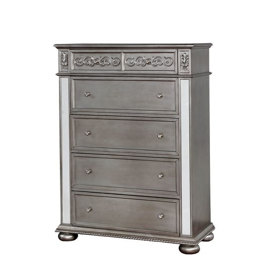 Classic chest with mirrored accents