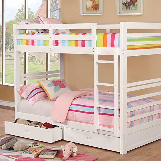 Twin/twin bunk bed in white finish