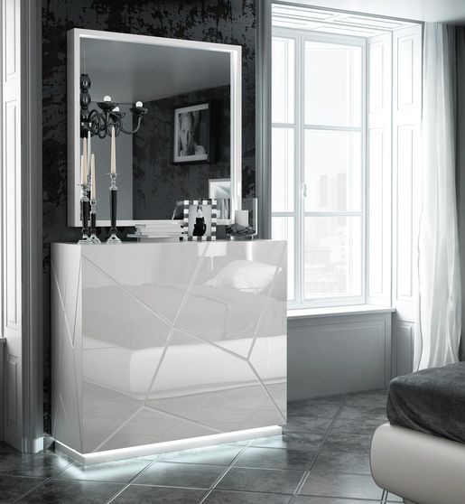 Spain-made contemporary white high gloss dresser