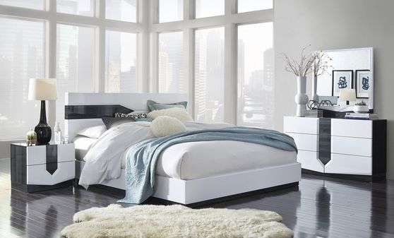 White ultra-modern king bed