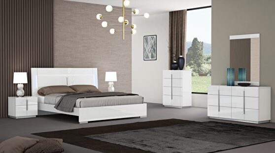 Contemporary style white lacquer platform bed