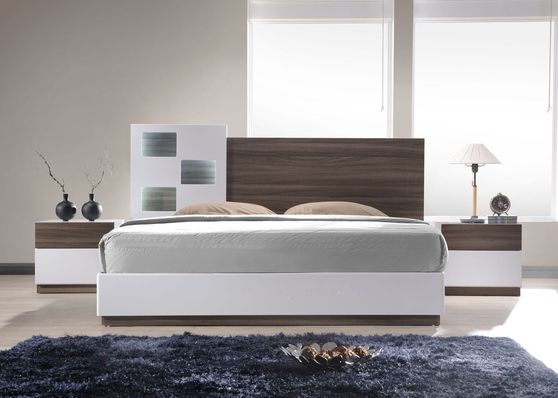 Walnut veneer / white lacquer queen bed
