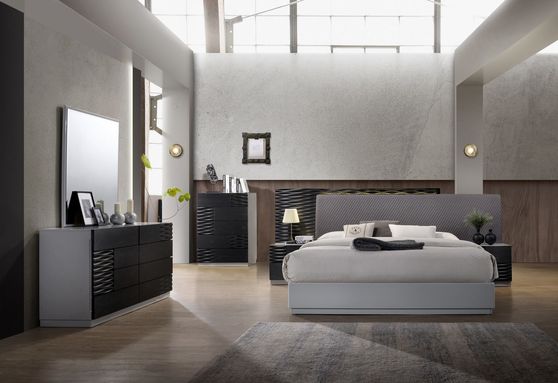 Black/gray glossy contemporary stylish bed