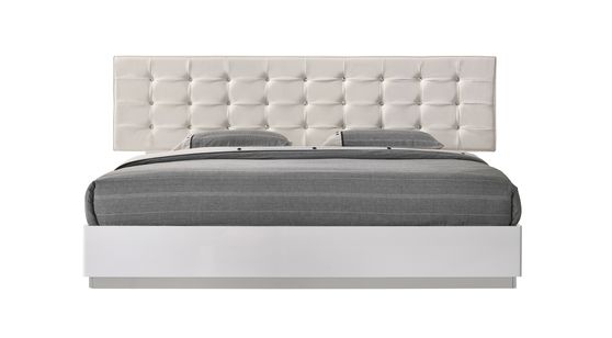 White wide tufted headboard in king size