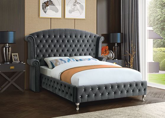 Gray tufted hb upholstered bed in king size