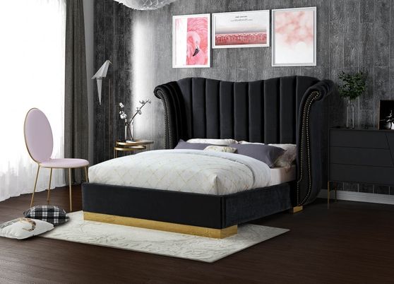 Wing design black velvet elegant platform king bed