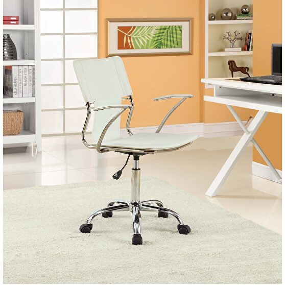 Office chair in white