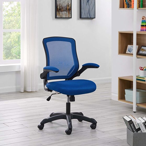 Veer mesh office chair in blue