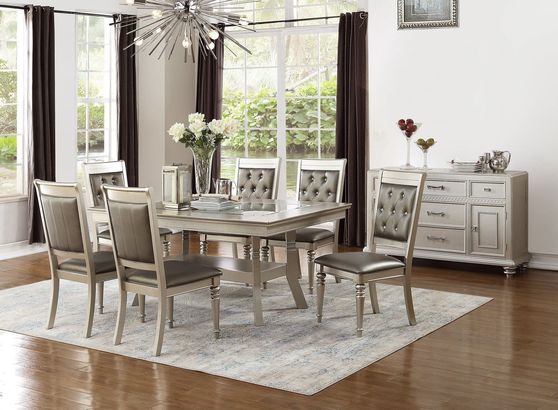 Family size rectangular table in silver finish