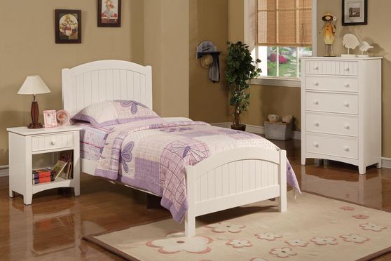SImple kid twin size bed in white