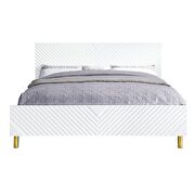Gaines (White) K White high gloss finish wave pattern design king bed