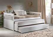 White daybed & pull-out bed