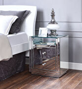 Nysa II Clear glass mirrored panels accent table