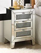 Caesia Mirrored accent table / nightstand