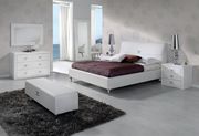 Modern white leatherette bed made in Spain main photo