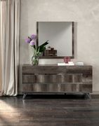 Vintage oak high-gloss contemporary dresser