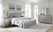 Gray/mirrored casual style modern bedroom