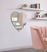 Wall mirror in a shape of heart main photo