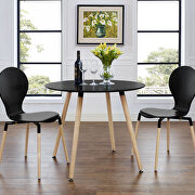 Round dining table in black