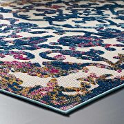 Primrose 5x8 (Ivory/ Dark Blue) Ivory/ dark blue ornate floral lattice indoor/outdoor area rug