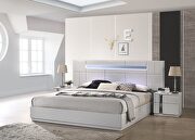 Minimal design gray lacquer king bed w/ platform