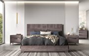 Lacquered Italian modern platform king bed in high-gloss main photo